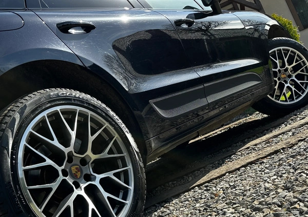Porsche Macan cena 165800 przebieg: 63434, rok produkcji 2018 z Gąbin małe 631